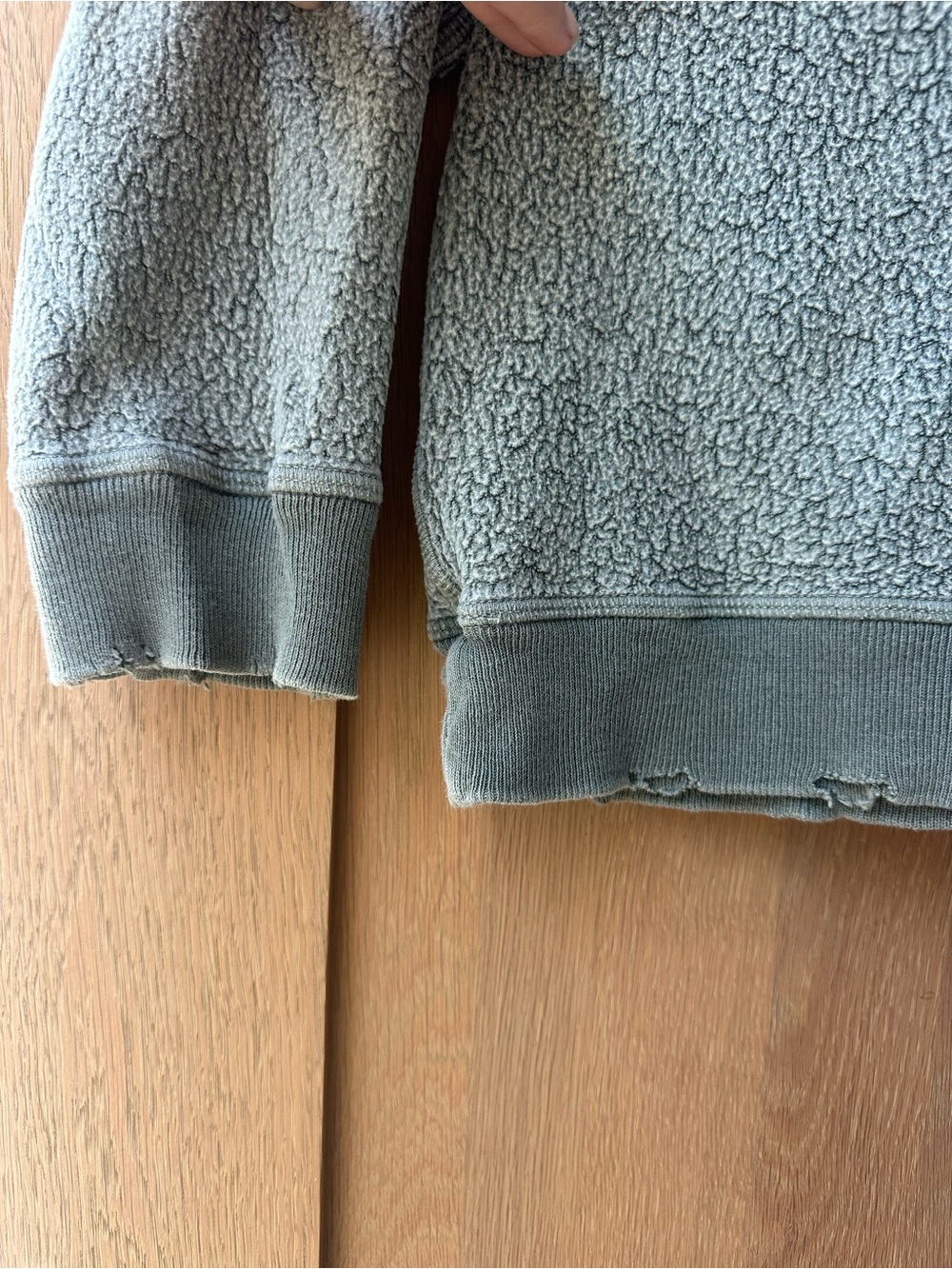 THE GREAT. Faded Green Sherpa V-Neck Hoodie Size 1 - Picture 5 of 8